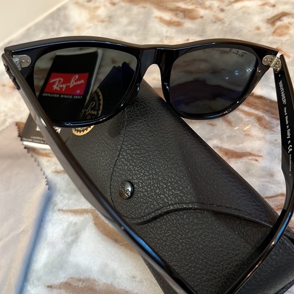 Womens Ray-Ban Wayfarer Sunglasses - Picture 6 of 7